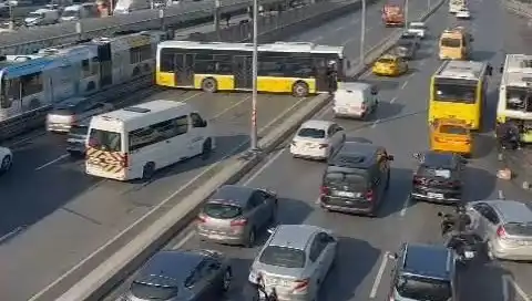 İstanbul'da Trafiği Felç Eden İETT Otobüs Kazası Detayları