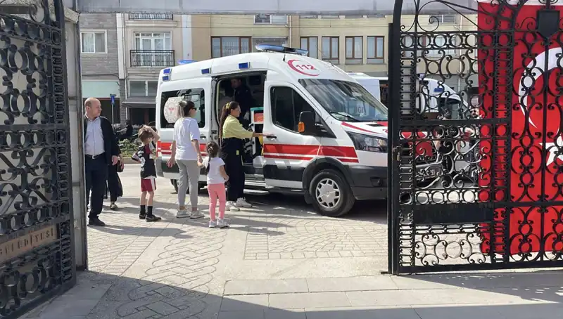 Eskişehir Sokaklarında Tehlike: Sahipsiz Köpek İki Çocuğa Saldırdı