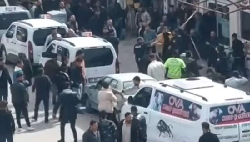 Erciş’te Taşlı Sopalı Kavga: 7 Gözaltı ve Gergin Atmosfer