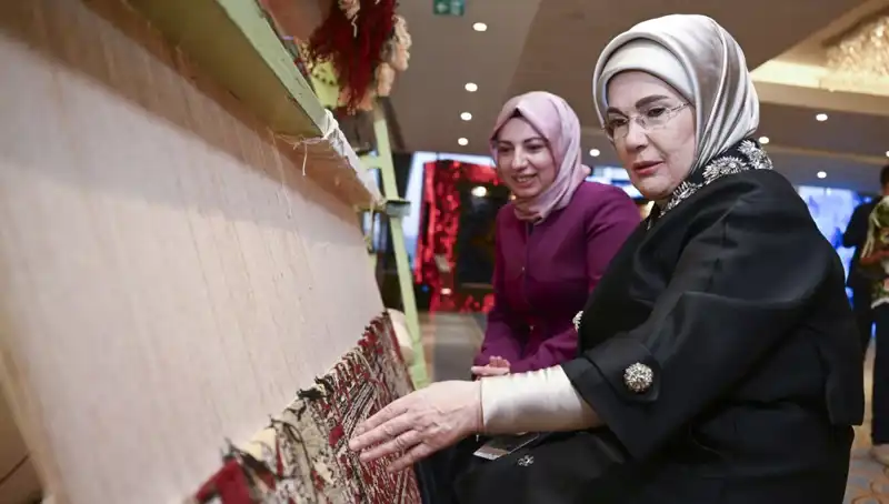 Emine Erdoğan'ın Özgün Halısı Açık Artırmada Satıldı: Gelir Depremzede Kadınlar İçin
