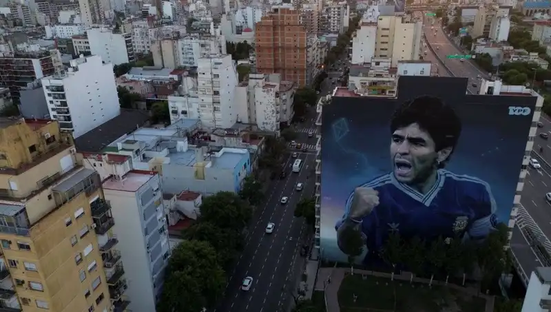 Maradona’nın Ölümündeki Sağlık Skandalı: 7 Sağlık Çalışanı Cinayetten Yargılanıyor!