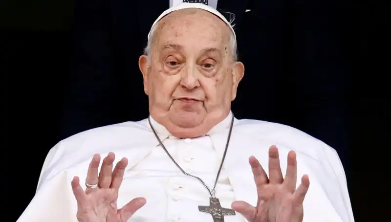 Papa Francis'in Hayata Dönüşü: "Kendi Kusmuğunda Boğuldu" Açıklaması
