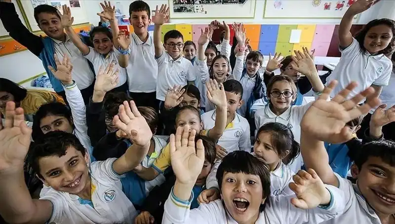 9 Günlük Tatilin Ardından Okul Zili Yeniden Çalıyor: Öğrenciler İçin Yeni Maceralar Başlıyor!