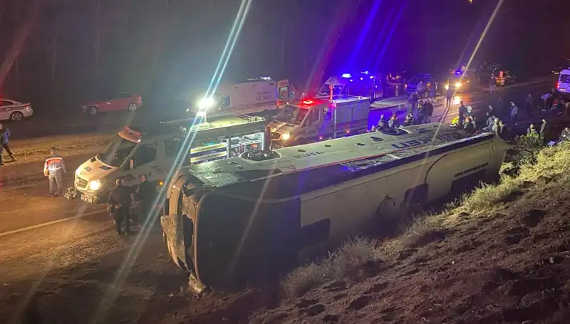 İşçi Servisi Kaza Yaptı: 23 Yaralanan Var, Detayları Burada!