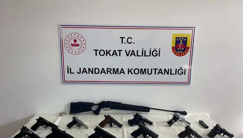 Tokat'ta Kaçak Silah Operasyonu: İki Şahıs Yakalandı, Olayın Ardındaki Gizem Ne?