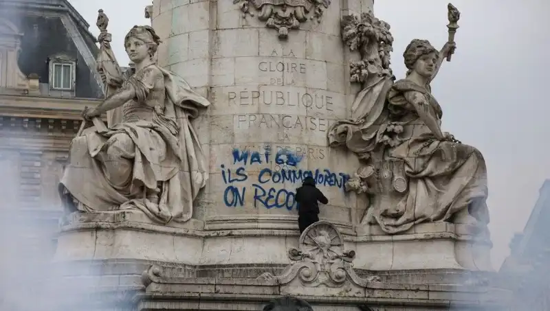 Paris Belediyesi, Hızla Yaygınlaşan Grafitilere Karşı Savaş Açtı