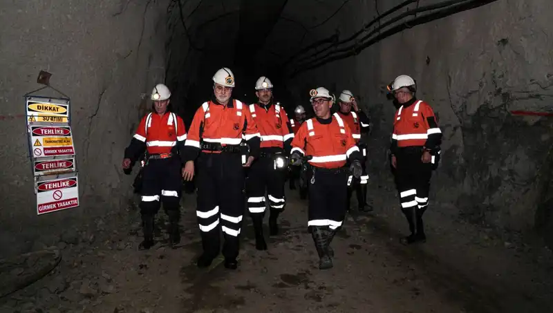 Bakan Işıkhan, Altın Madeni Ziyaretinde Fırsatları Değerlendirdi