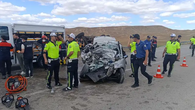 Yozgat'ta Korkunç Kaza: 3 Kişi Hayatını Kaybetti, 2 Kişi Yaralı
