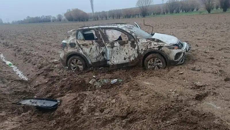 Şarampole Devrilen Otomobilde İki Kişi Yaralandı: Kaza Anı Detayları Ortaya Çıktı