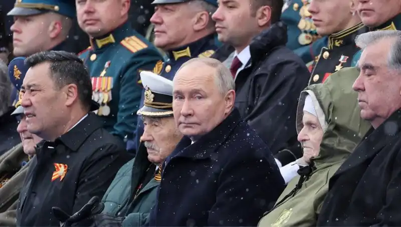 Rus Ordusunun Genişlemesi: Putin'den Tarihi Askeri Çağrı
