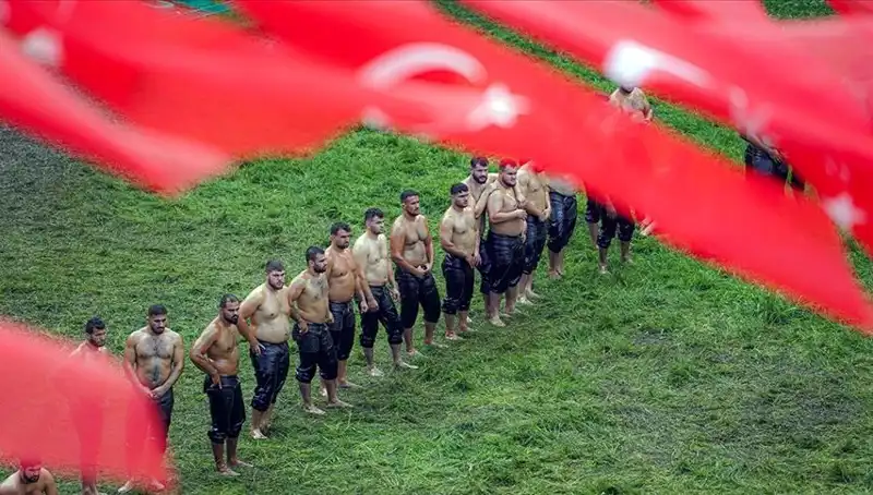 Kırkpınar Yağlı Güreşleri'nde Tarihi Rekor: 664. Kez Başlıyor!