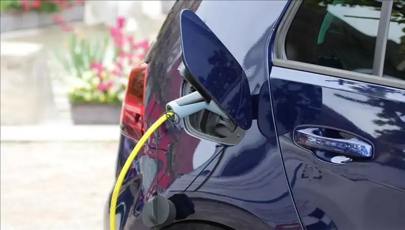 Tesla'nın Rekorunu Kıracak Elektrikli Araç Geliyor: 1500 Kilometre Menzil!