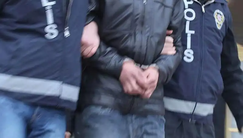 Türkiye'nin 8 İlinde Dolandırıcılık Şoku: 34 Gözaltı Gerçekleşti