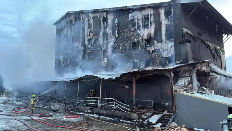 Uludağ'da Korkutan Otel Yangını: Kurtarma Çalışmaları Devam Ediyor