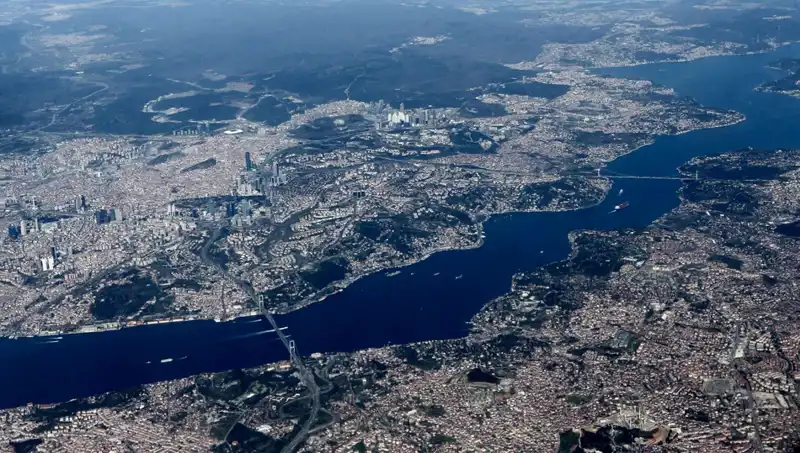 İstanbul Semalarında Havada Çizilen Halka, Ne Anlama Geliyor?