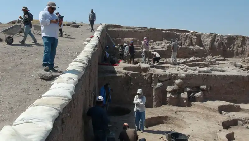 Kilis Oylum Höyük'te Sıcak Havalara Rağmen Kazı Çalışmaları Devam Ediyor