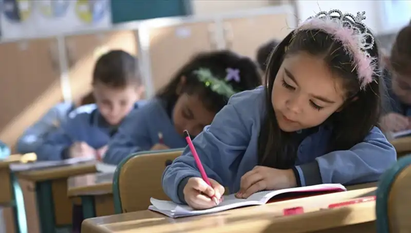 Okullar Ara Tatil Sonrası Ne Zaman Açılacak? MEB 2024-2025 Takvimine Göz Atalım!
