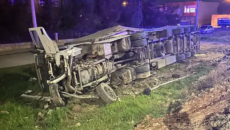 TIR Devrildi: Feci Kazada 6 Kişi Yaralandı, Detaylar Ortaya Çıktı