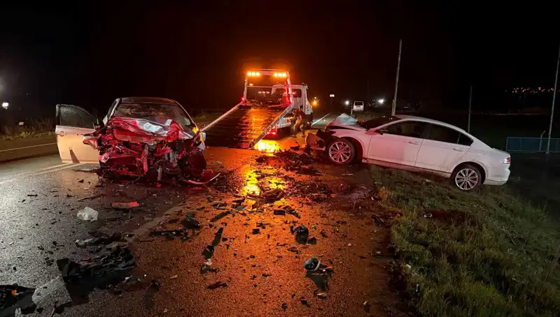 Çanakkale'de Feci Trafik Kazası: 3 Can Kaybı, 1 Yaralı
