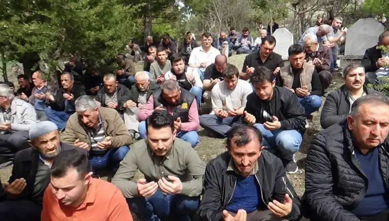 Bir Köyün Sevgisi: Uğurlarken Duygusal Anlar Yaşandı