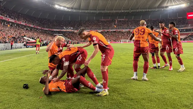 Galatasaray, Şampiyonluk İçin Son 90 Dakikada 1 Puan Mücadelesi Veriyor