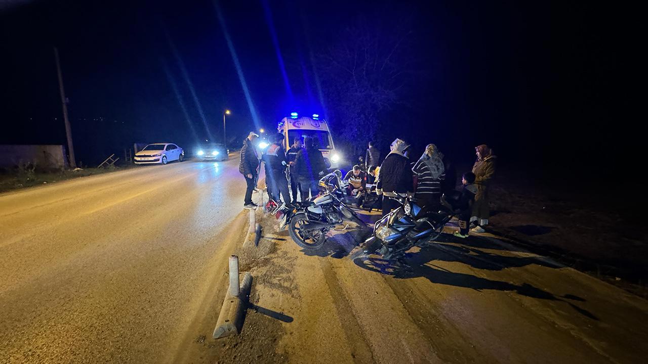 Motosikletlerin Karıştığı Kazalardan Birinde 3 Kişi Yaralandı