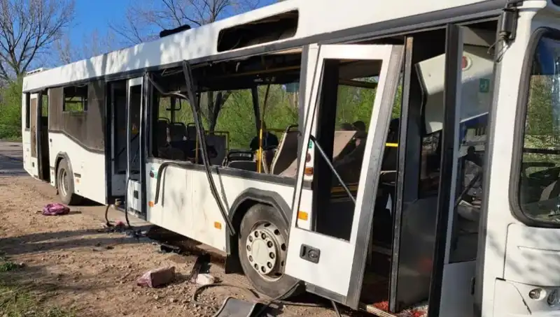 Rusya'nın İşçi Otobüsüne Saldırısı: 9 Ölü, Onlarca Yaralı