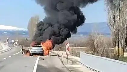 Kütahya'da Seyir Halindeki Otomobil Korkunç Bir Yangınla Küle Döndü