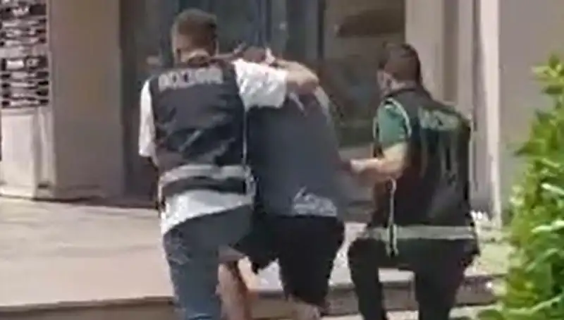 Sahte Dövizle Alışveriş Yapan Turist Ülkemizden Sınır Dışı Edildi!