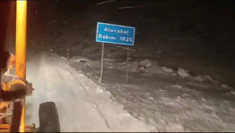 Antalya'da Yağmur Yerine Beklenmedik Kar Sürprizi!