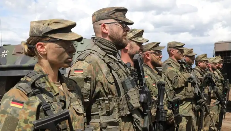 Almanya'dan Şaşırtan Adım: Rusya Sınırına Asker Gönderiliyor!