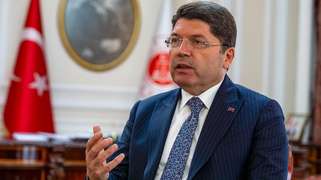 Adalet Bakanı Tunç, Korsan Metinlere Tepki Gösterdi