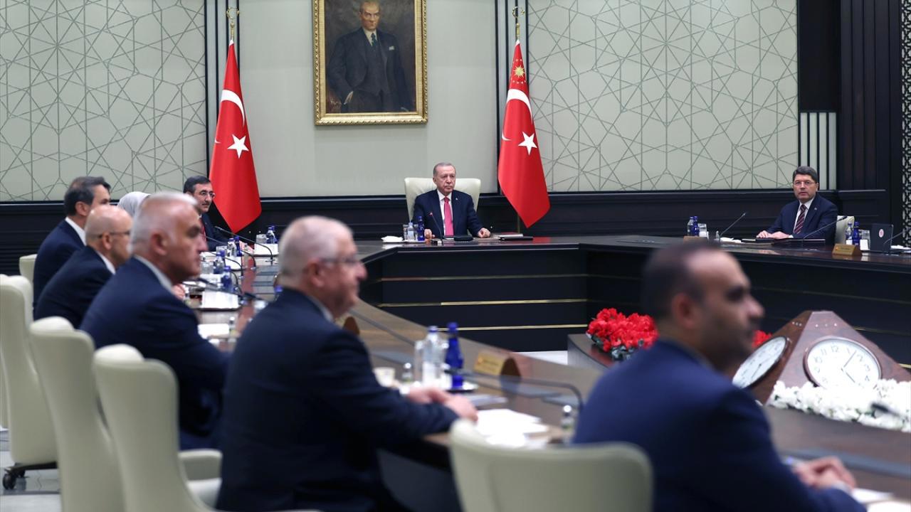 Kabine Toplantısında Suriye ve Asgari Ücret Konuları Ele Alındı