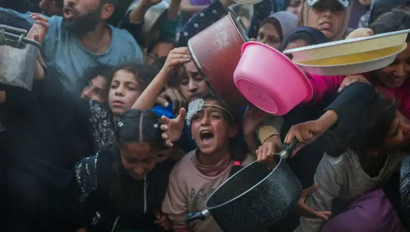 Gazze'de Açlık Krizi: Un Stokları Tükendi, Durum Ciddi!