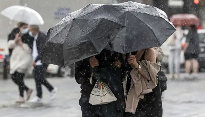 İstanbul'da Kış Soğuğu ve Sağanak Yağışlar Geri Dönüyor