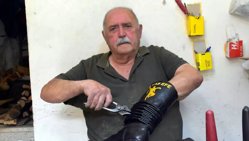 Tireli Hasan Usta: 64 Yıldır Mesleğini Sürdüren Efsane Usta