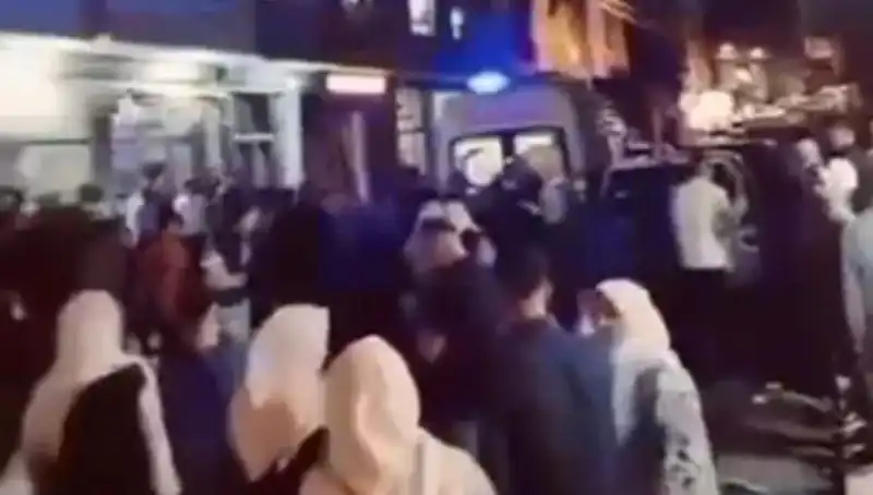 Balkondan Düşen 14 Yaşındaki Kader’in Durumu Ciddi, Kalpleri Kırıldı