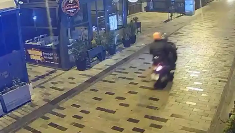 Gece Kulübünde Haraç Saldırısı: Torpil ve Silah Sesleri Korkuttu