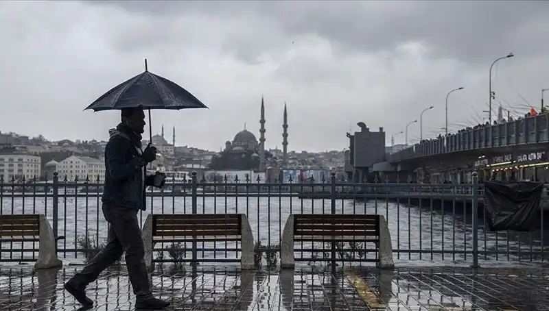 Kış Geldi: İstanbul'da Bahar Sevinci Yerini Yağmur ve Kara Bırakacak