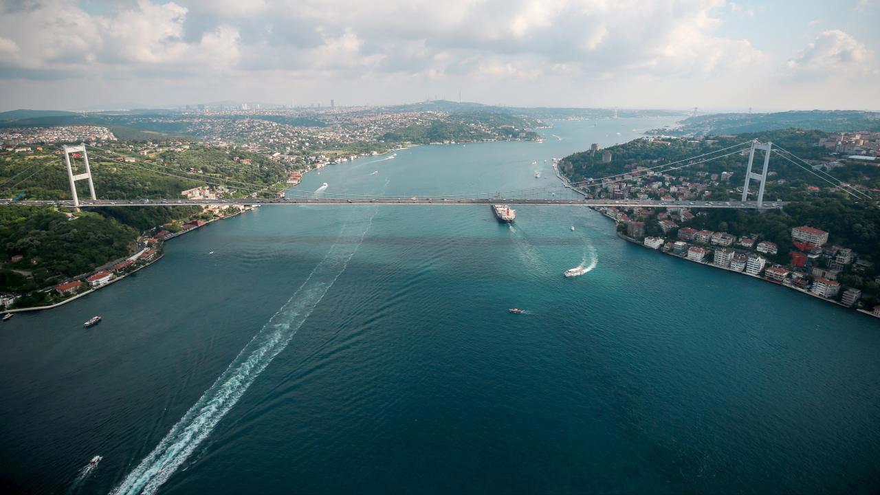 İstanbul Boğazı'nda Gemi Trafiği Kapatıldı